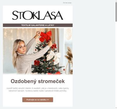 Vánočním stromečkům mašle sluší